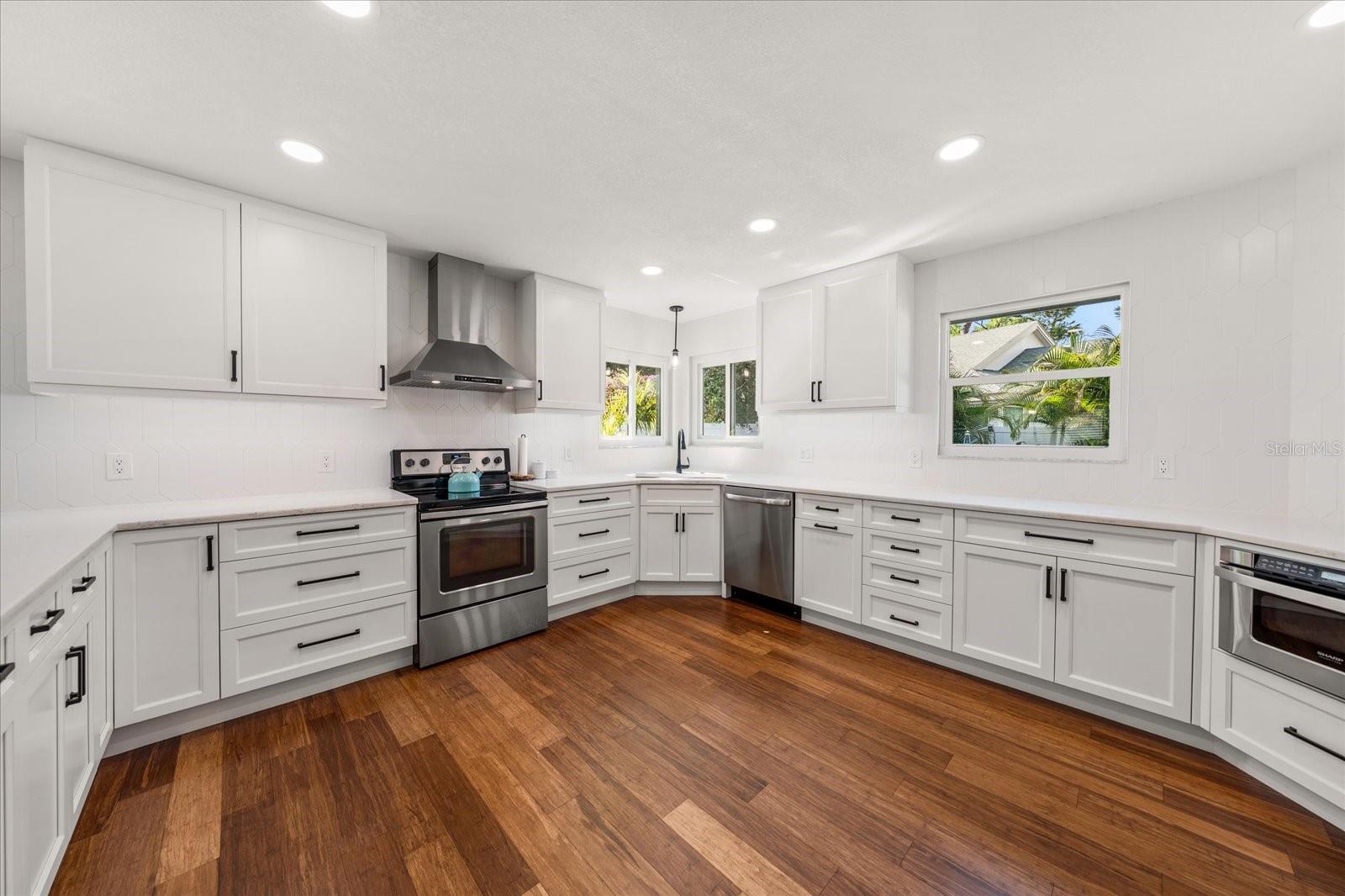 LONGBROOKE SUB UNIT ONE - Residential