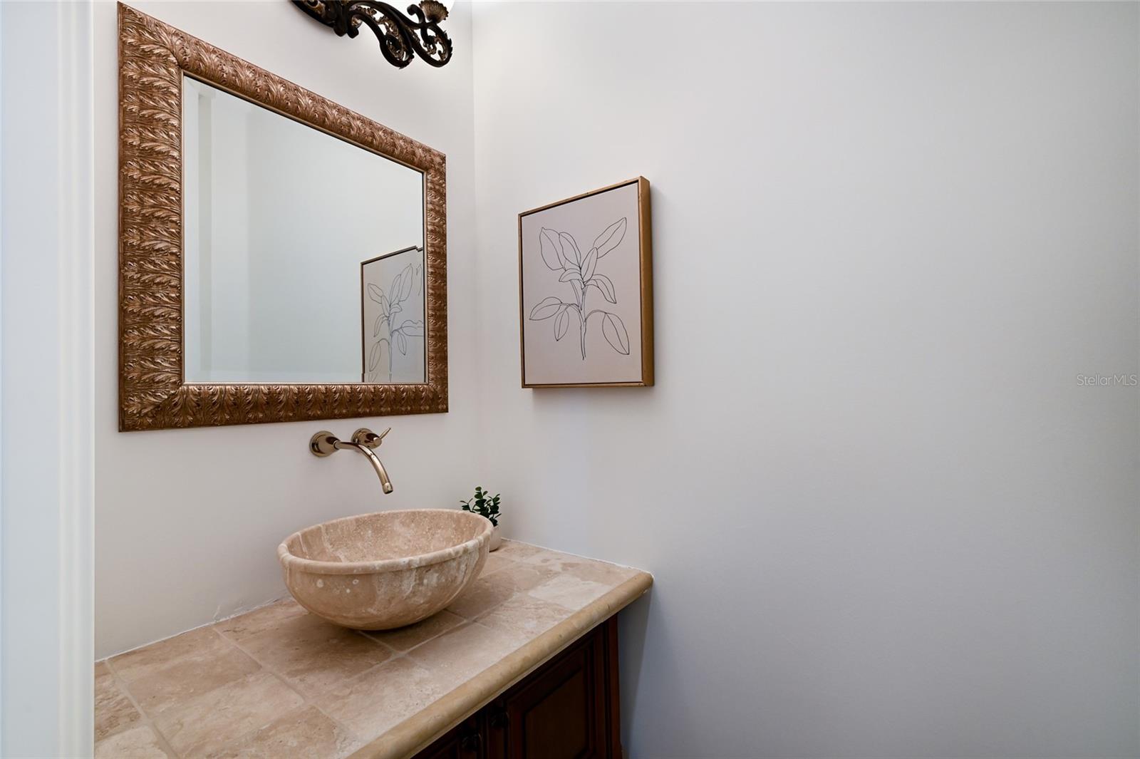 FOUNDERS CLUB - Residential