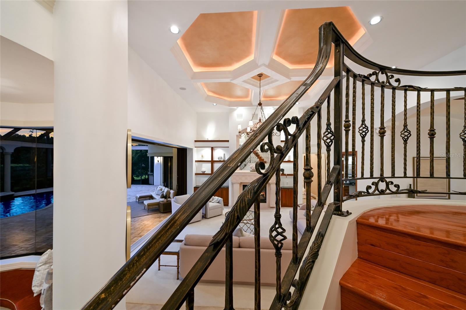 FOUNDERS CLUB - Residential