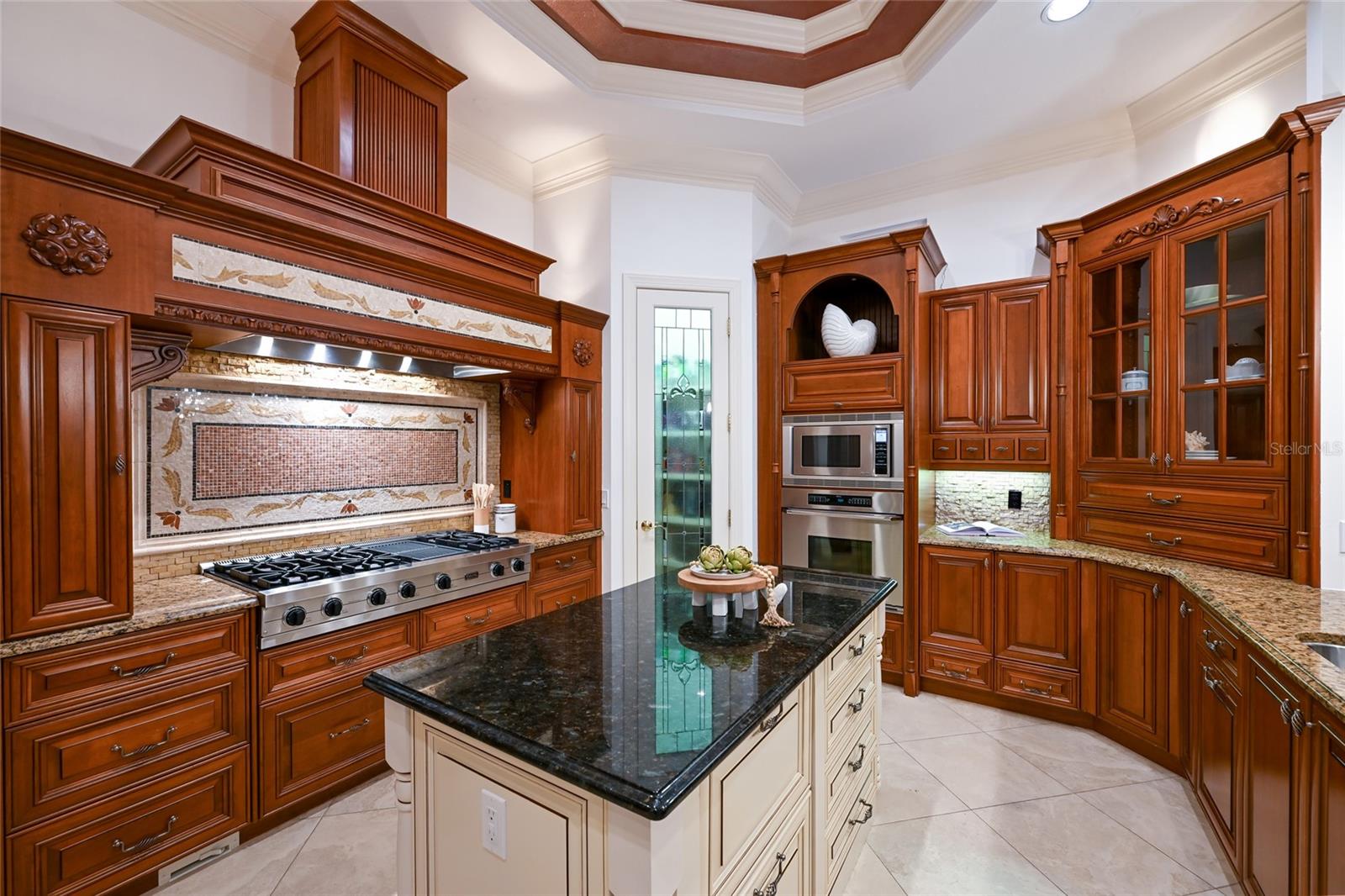 FOUNDERS CLUB - Residential