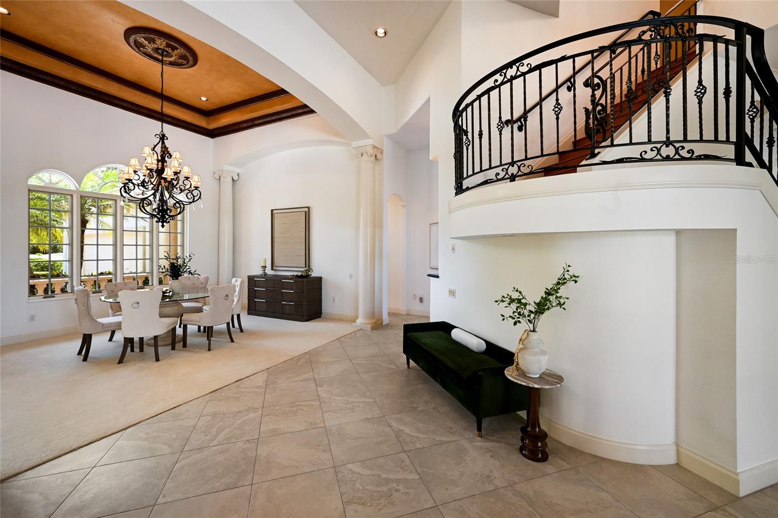 FOUNDERS CLUB - Residential