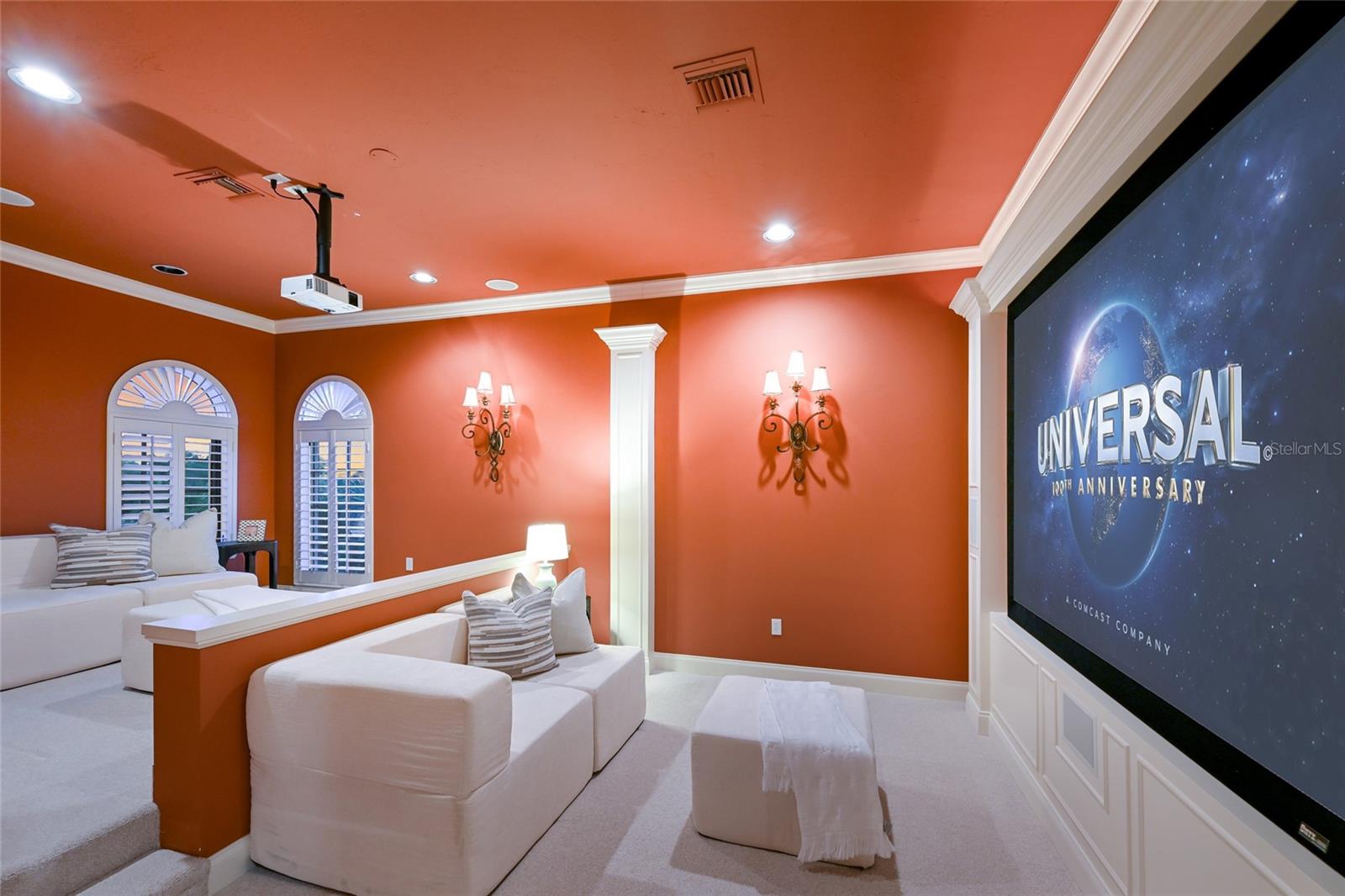 FOUNDERS CLUB - Residential