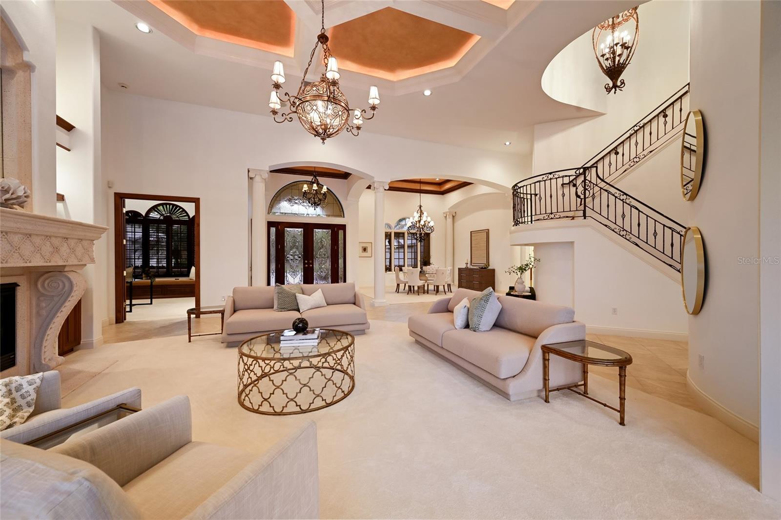 FOUNDERS CLUB - Residential