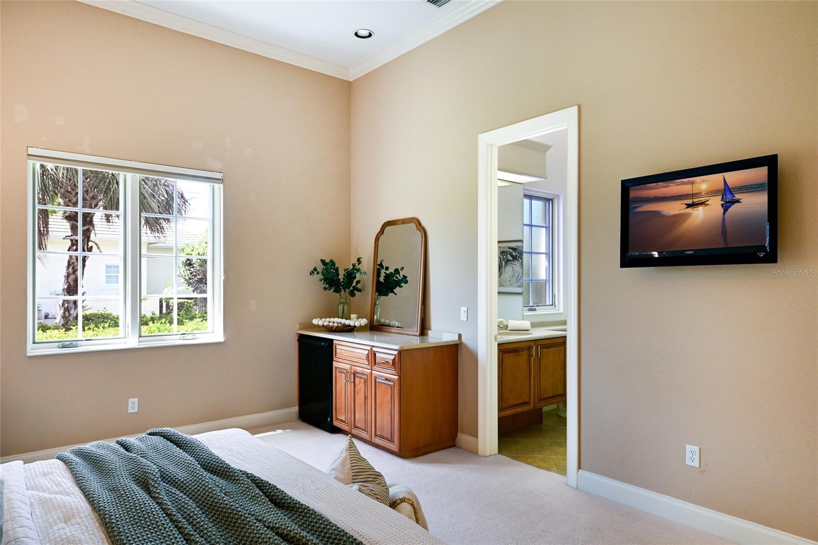 FOUNDERS CLUB - Residential