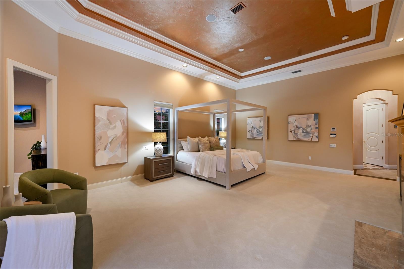 FOUNDERS CLUB - Residential