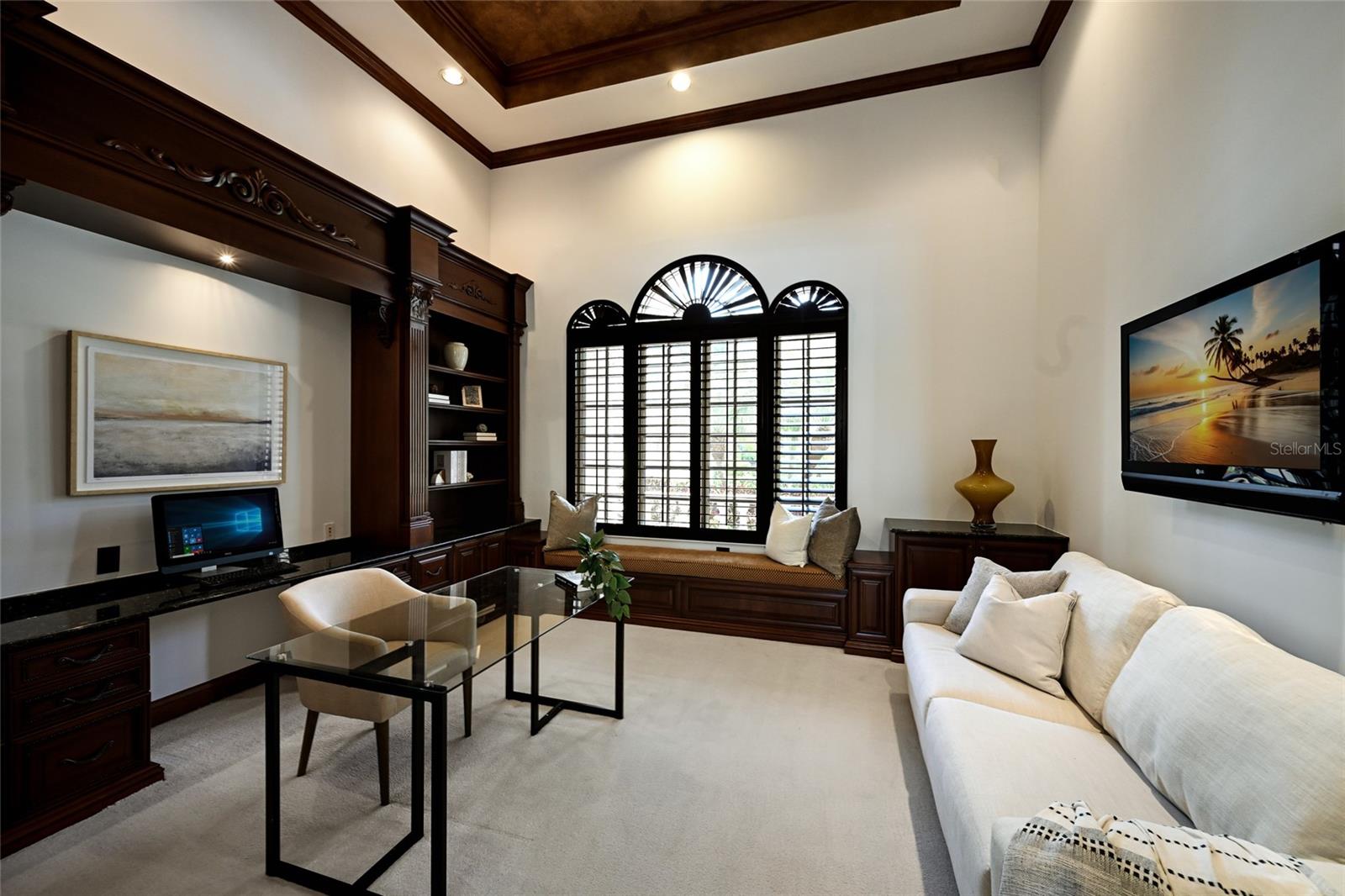 FOUNDERS CLUB - Residential