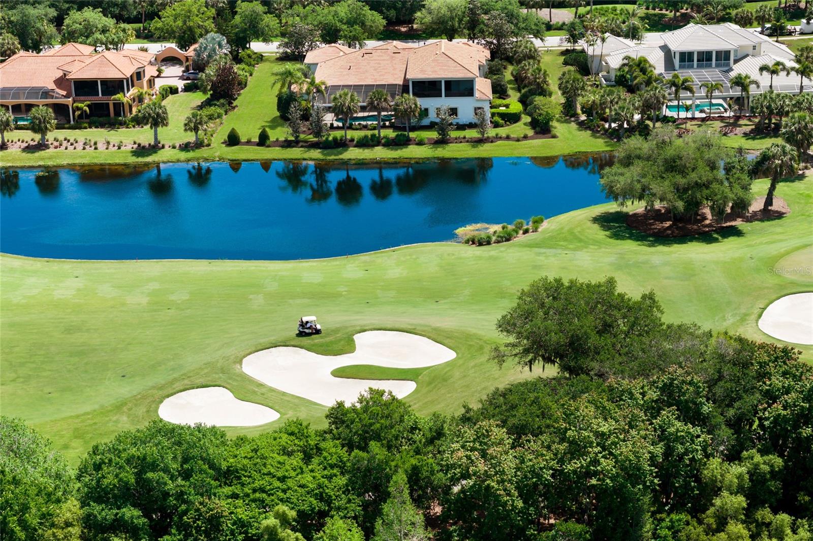 FOUNDERS CLUB - Residential