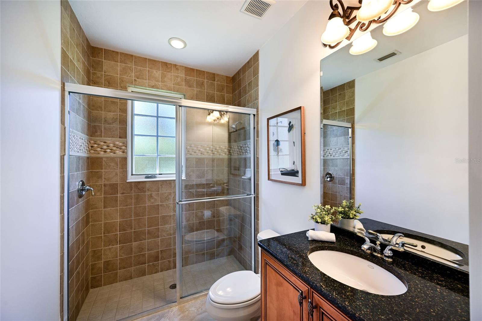 FOUNDERS CLUB - Residential