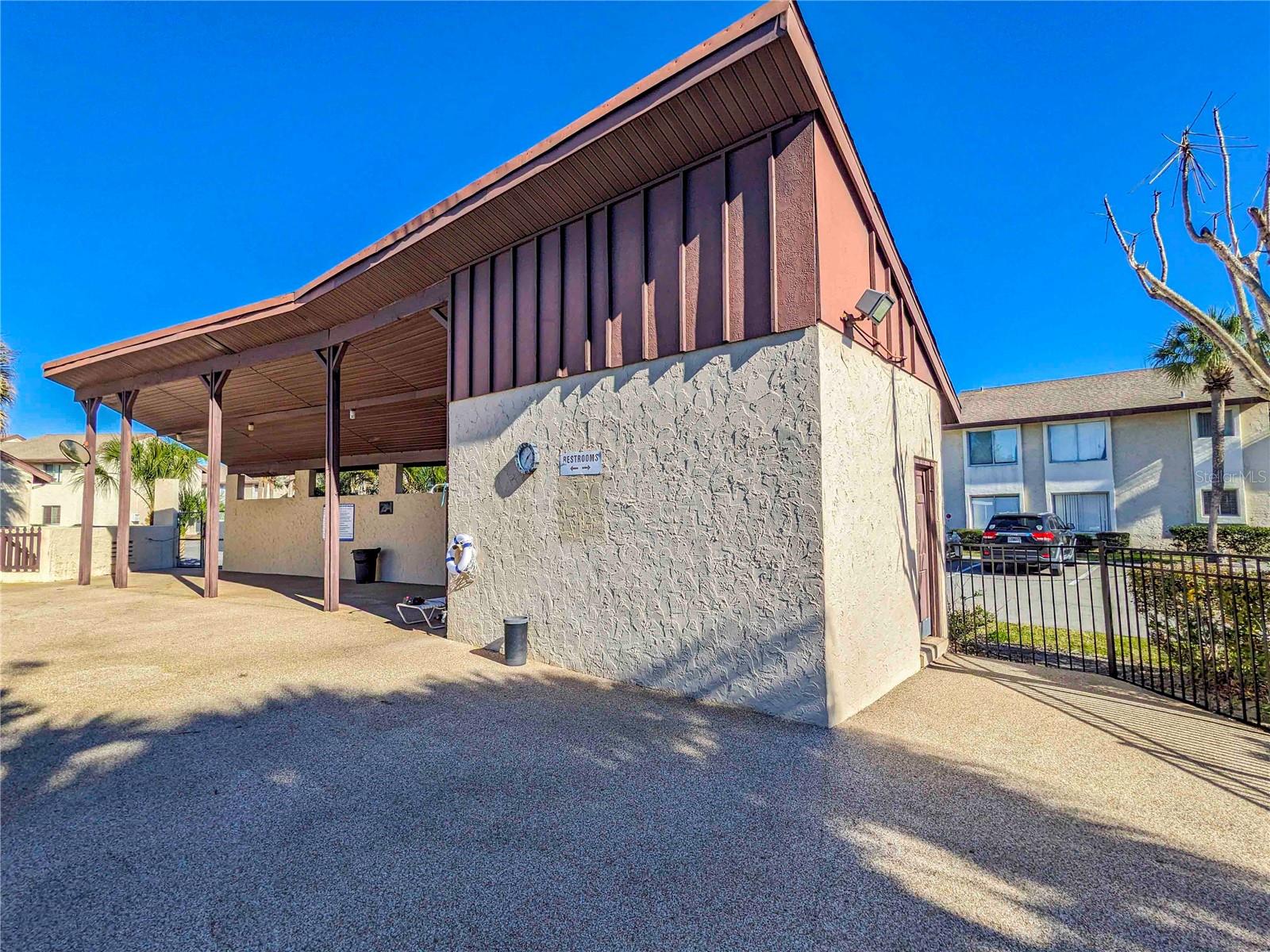 HIDDEN LAKE VILLAGE - Residential Lease
