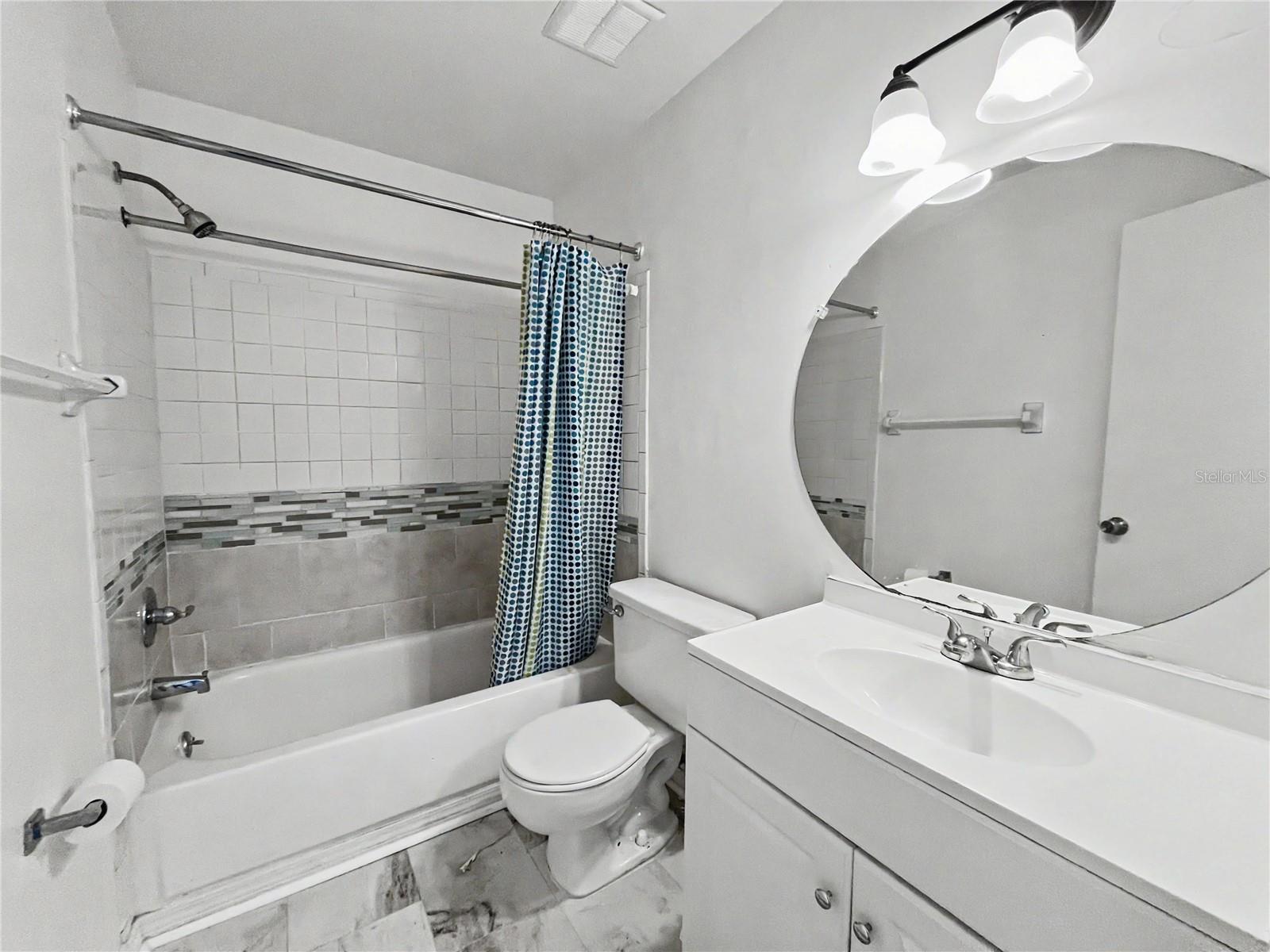 HIDDEN LAKE VILLAGE - Residential Lease