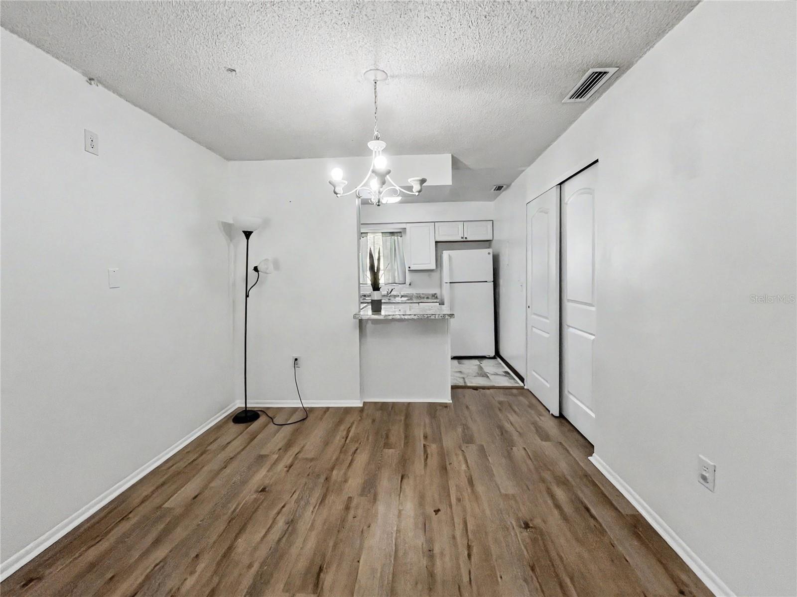 HIDDEN LAKE VILLAGE - Residential Lease