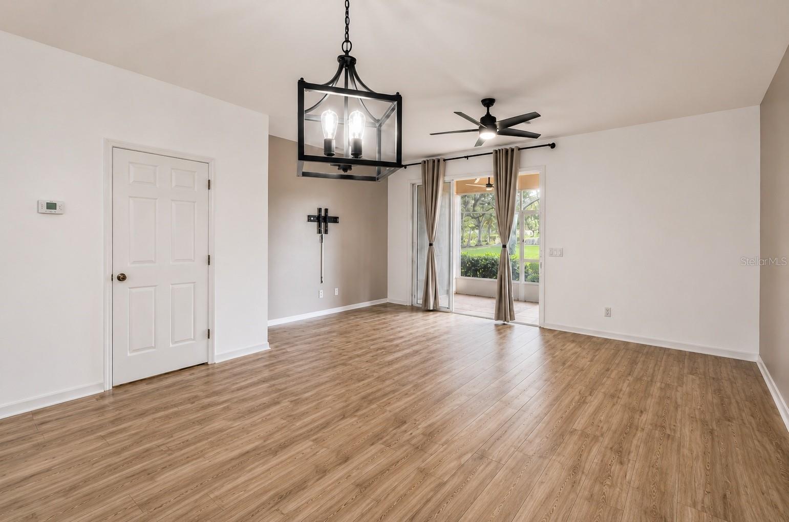 1636 W SPRING MEADOW LOOP