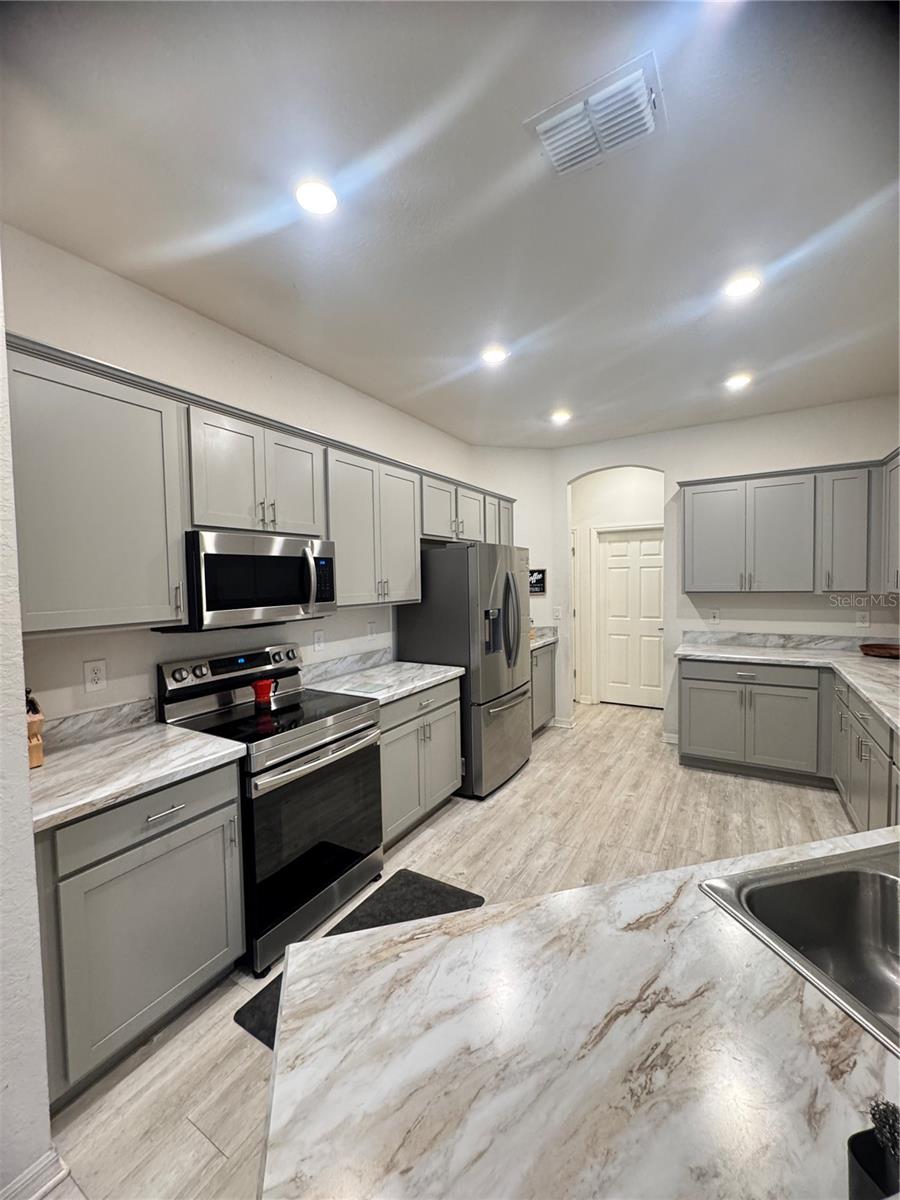 KINGSLAND COUNTRY ESTATE - Residential Lease