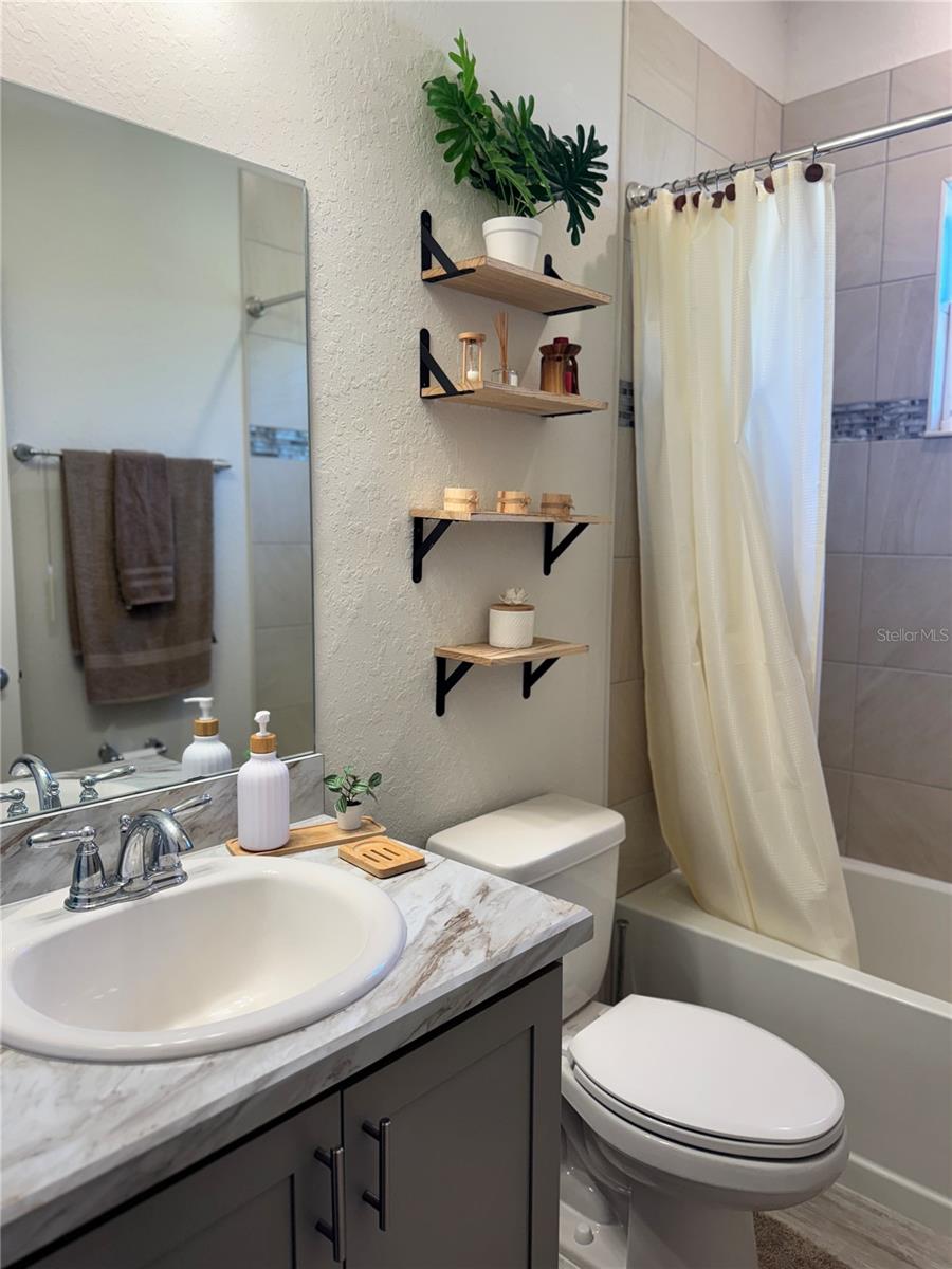 KINGSLAND COUNTRY ESTATE - Residential Lease