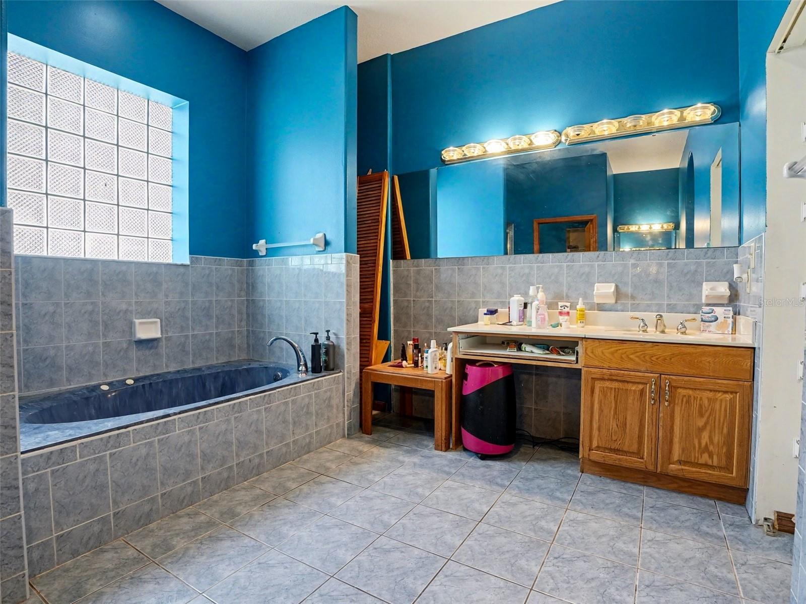 CAPE ORL ESTS UT 9A - Residential