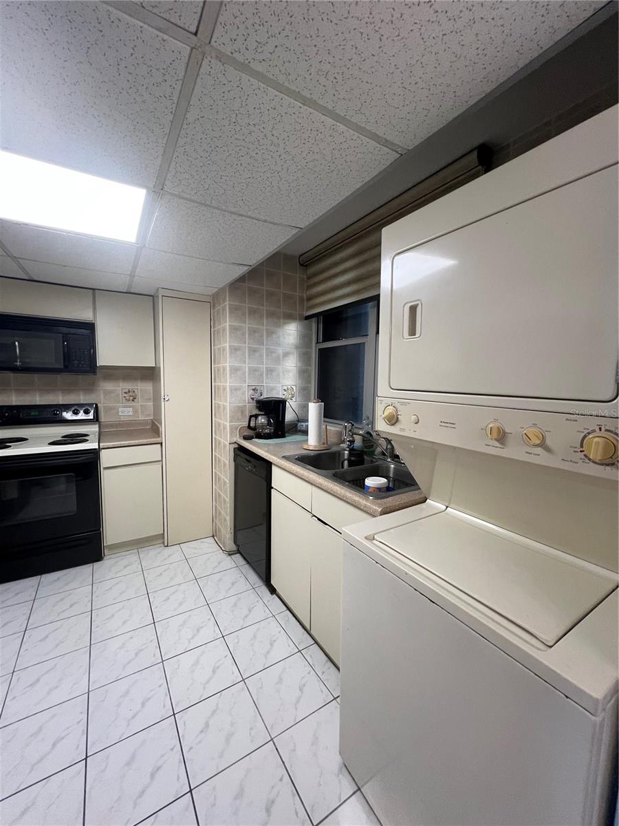 VILLAS DEL MAR ESTE CONDOMINIUM - Residential Lease