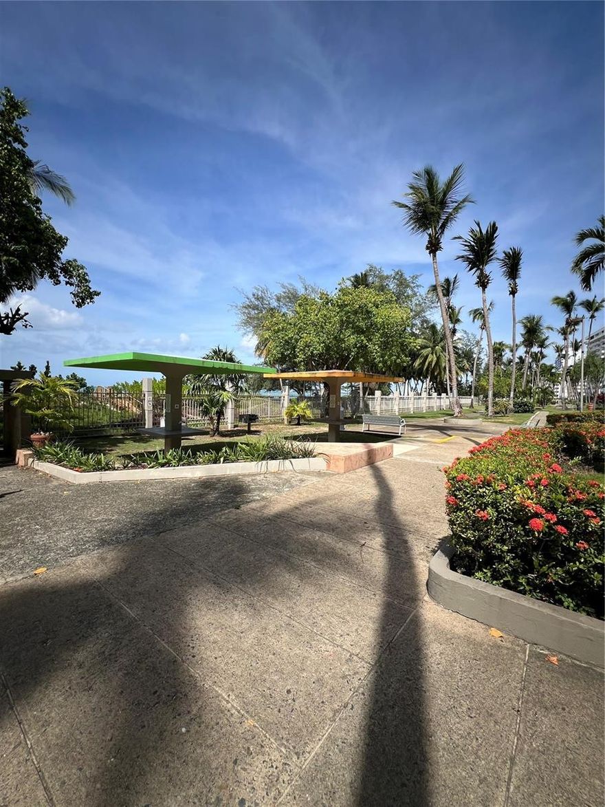 Oceanfront 3-Bedroom and 2 -bathroom  with balcony. One covered parking. Apartment with Stunning Views to the Ocean.

Live by the beach in this beautiful and spacious three-bedroom, two-bathroom apartment offering breathtaking ocean views from the balcony.

The unit features a semi-furnished interior with a fully equipped kitchen and laundry area, plus central A/C for your comfort.

Enjoy the convenience and security of a 24/7 guarded building with surveillance cameras, four passenger elevators, a service elevator, generator for common areas, and a water cistern.

Resort-style amenities include a Club House, swimming pool, gym, and playground, along with direct access to the beach.

Perfectly located — just 3 minutes from the airport and 10 minutes from Old San Juan, and close to restaurants, supermarkets, and pharmacies. Call now to coordinate a showing