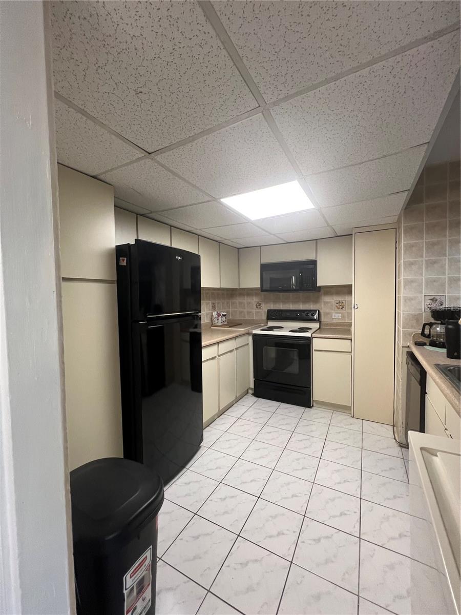 VILLAS DEL MAR ESTE CONDOMINIUM - Residential Lease