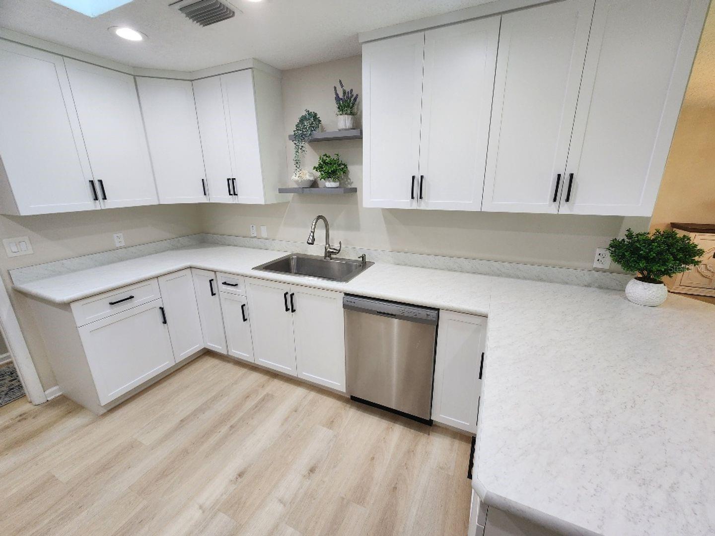 FAIRGREEN UNIT 06 - Residential Lease