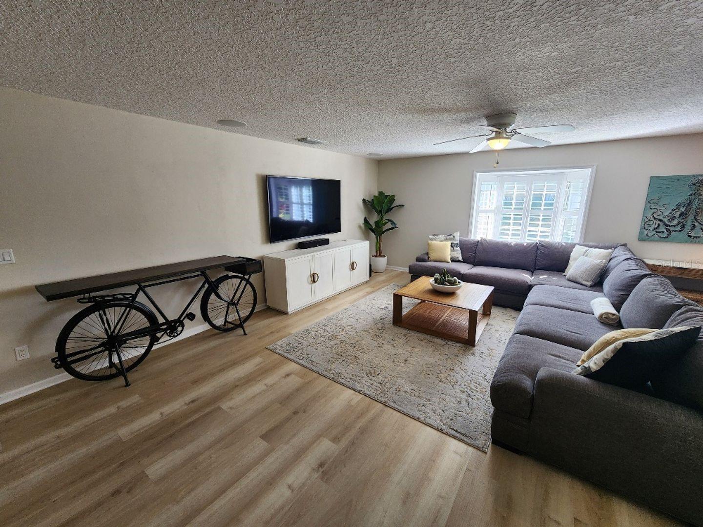 FAIRGREEN UNIT 06 - Residential Lease