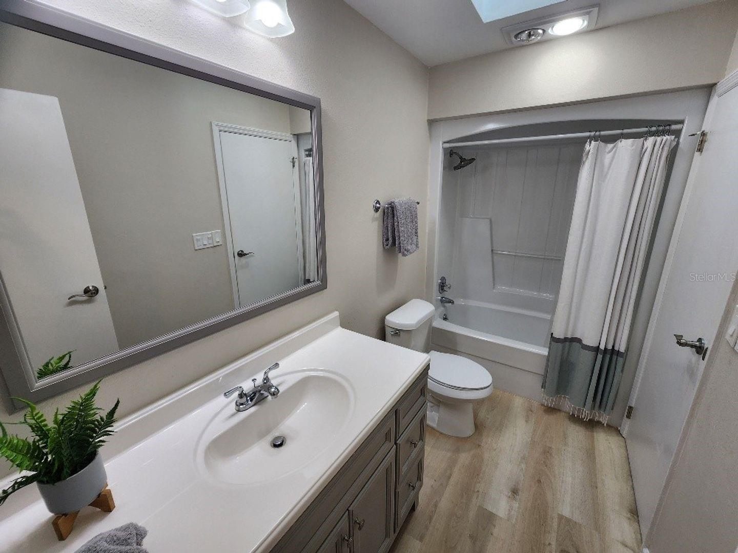 FAIRGREEN UNIT 06 - Residential Lease