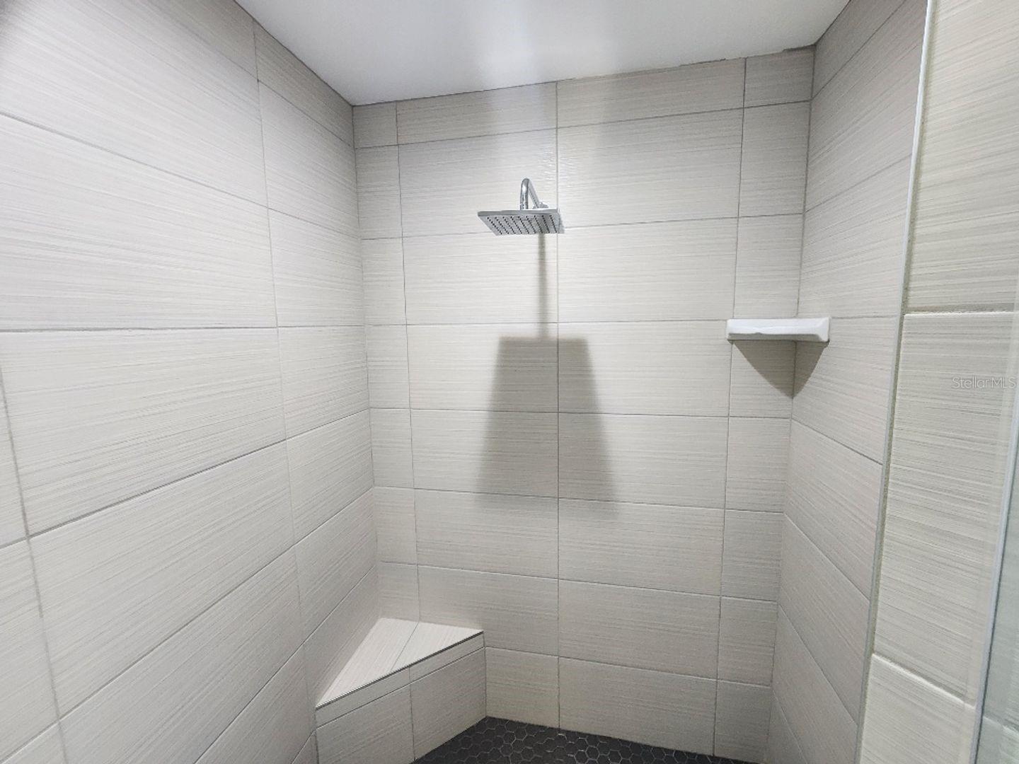 FAIRGREEN UNIT 06 - Residential Lease