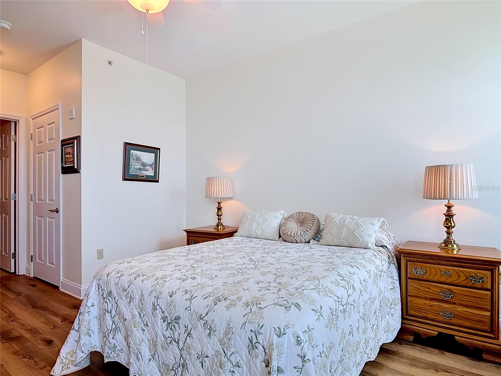 HALIFAX LANDING - Residential