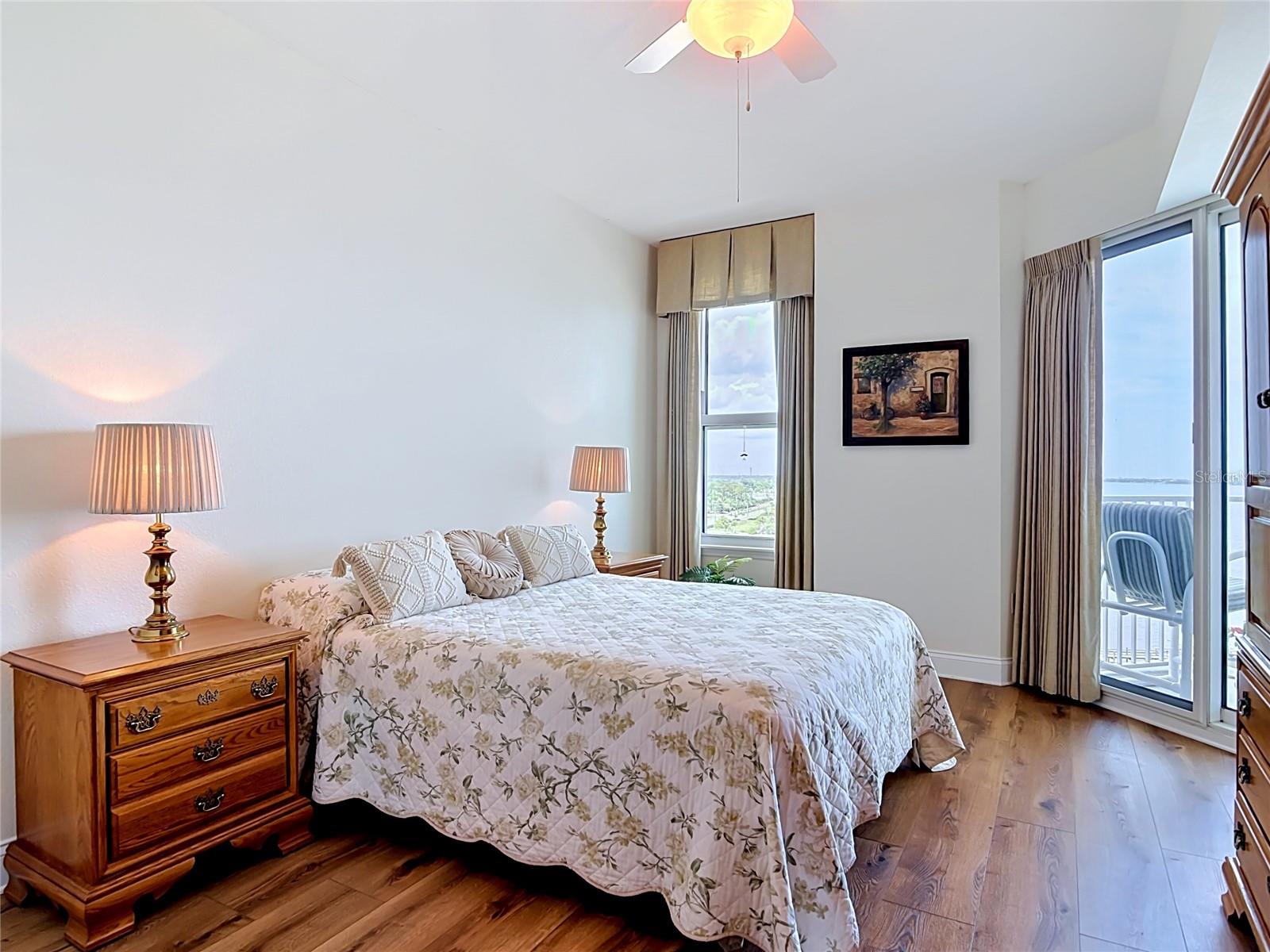 HALIFAX LANDING - Residential
