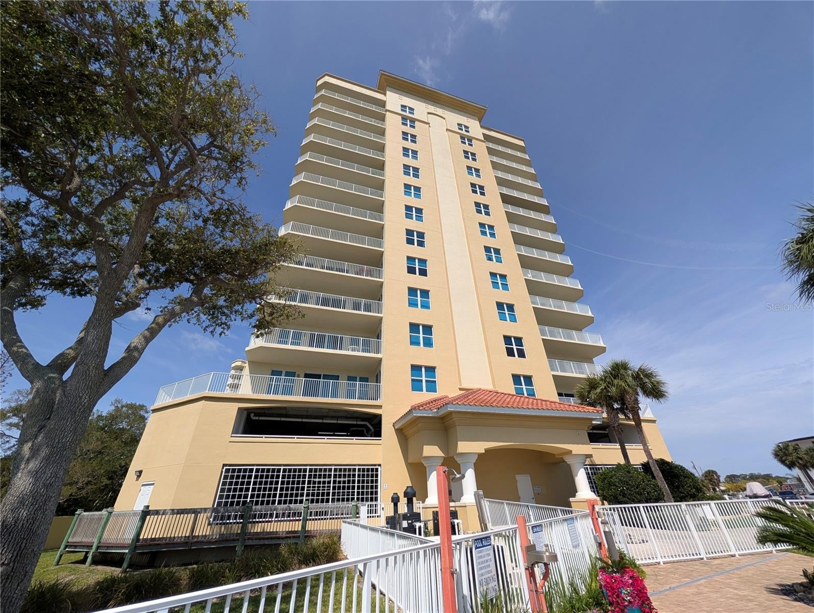 HALIFAX LANDING - Residential