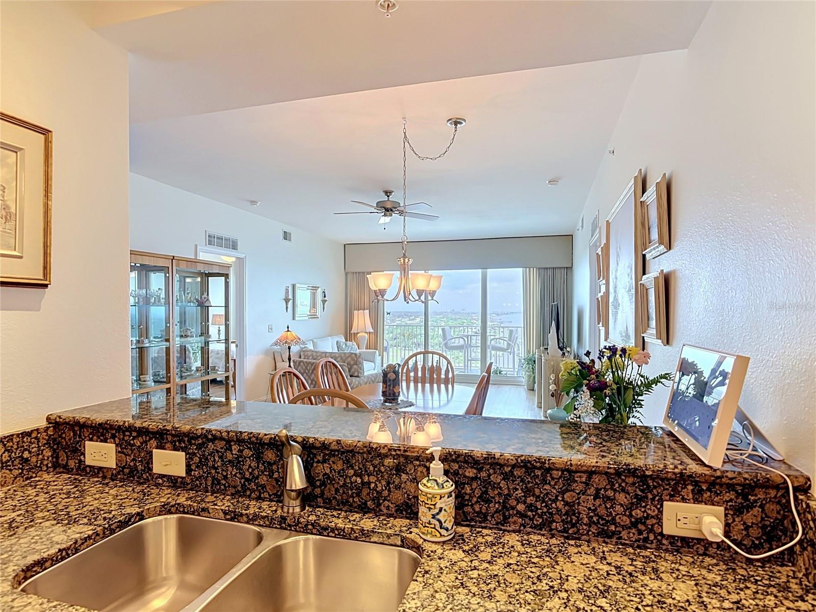 HALIFAX LANDING - Residential
