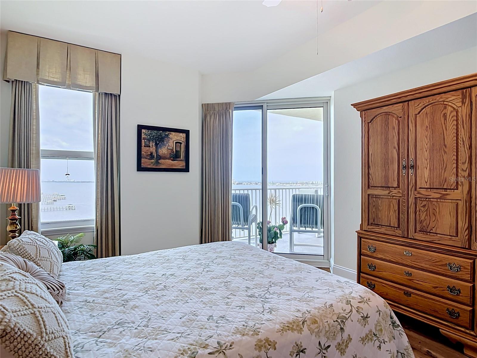 HALIFAX LANDING - Residential