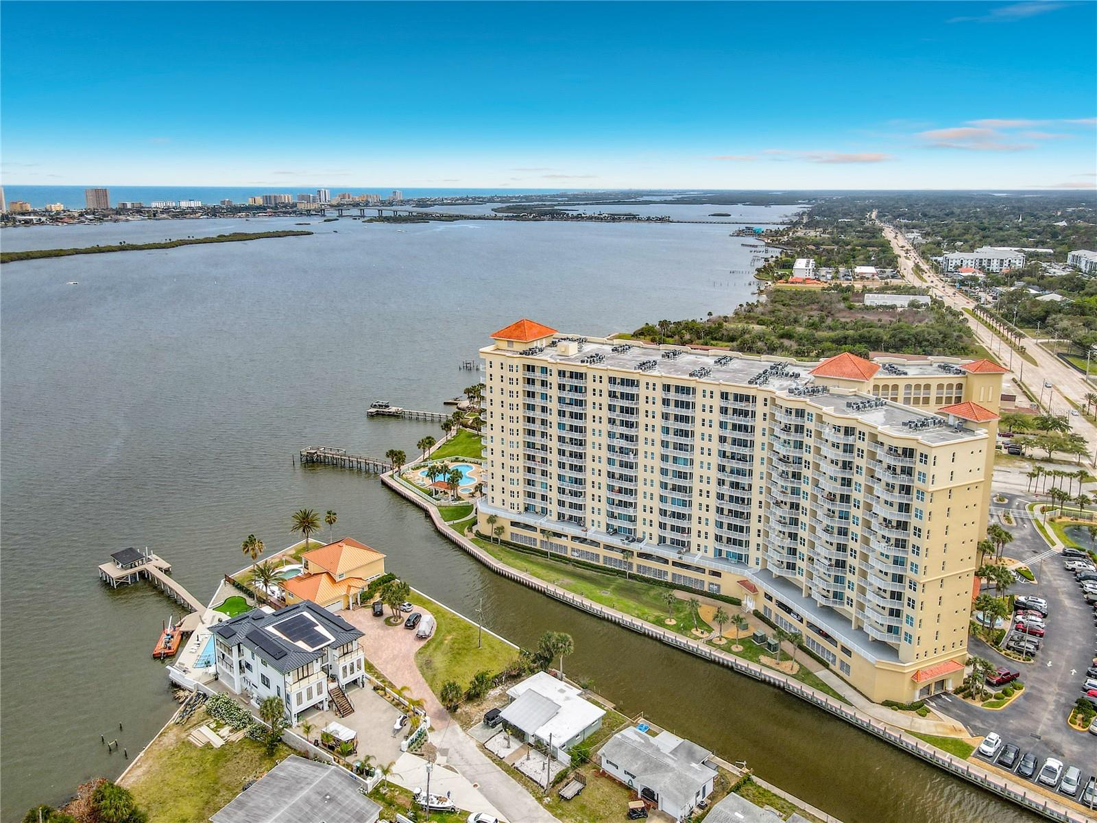 HALIFAX LANDING - Residential