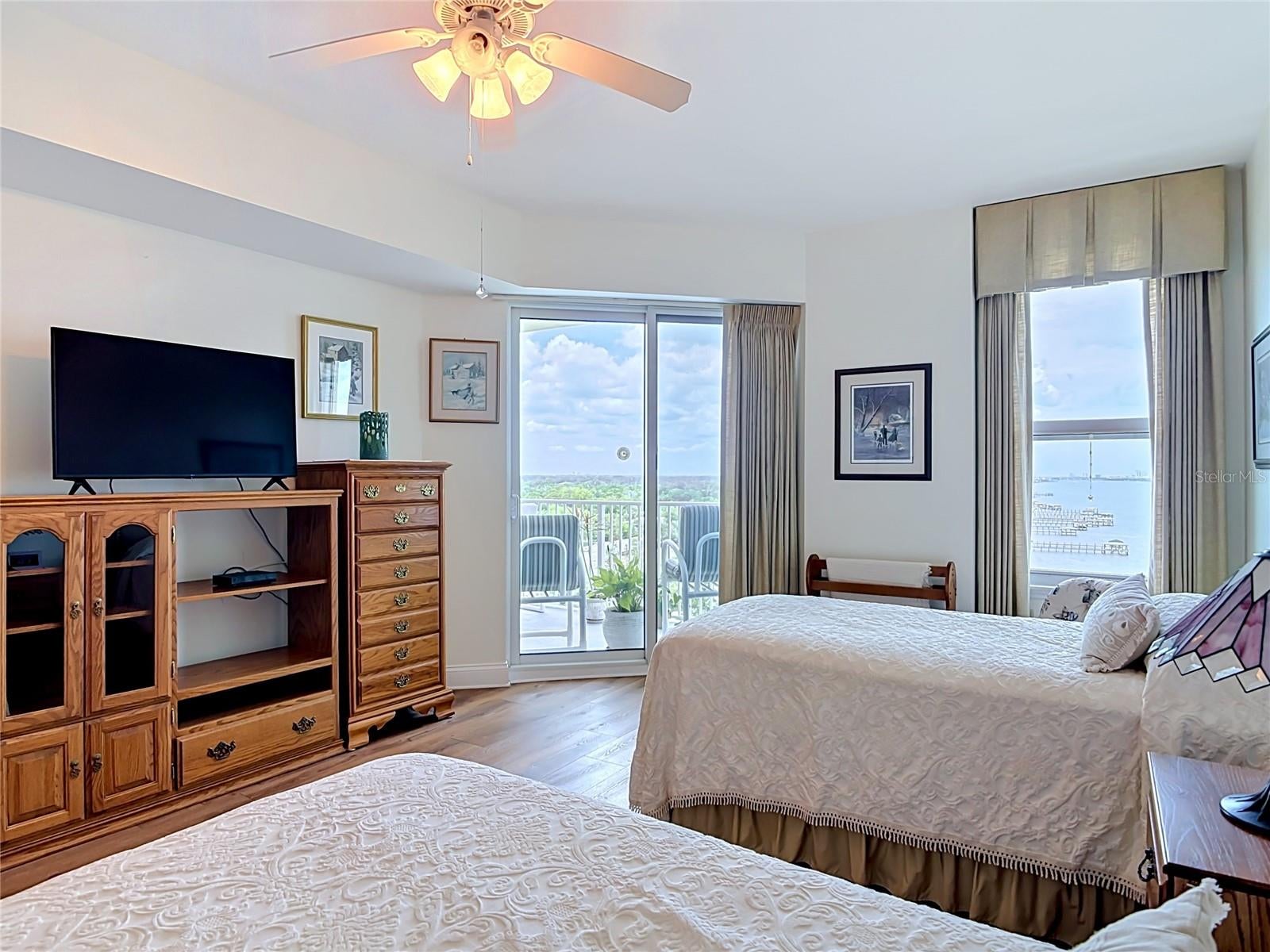HALIFAX LANDING - Residential