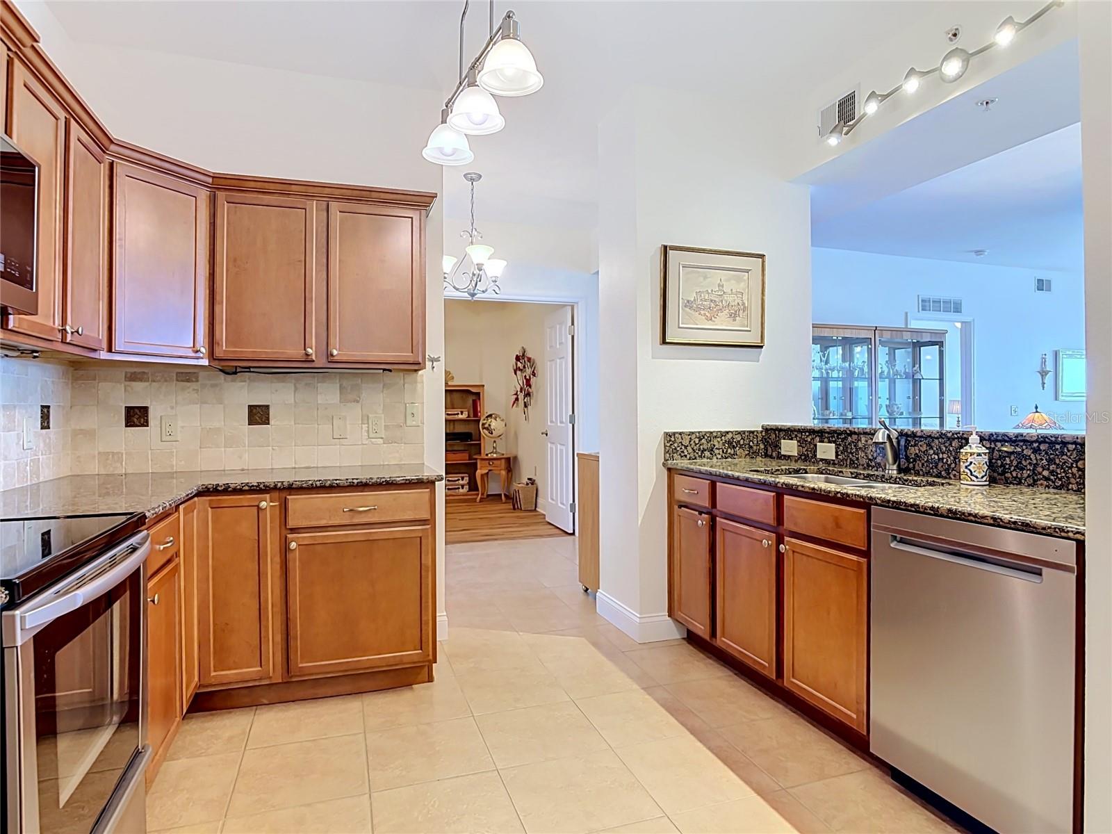 HALIFAX LANDING - Residential