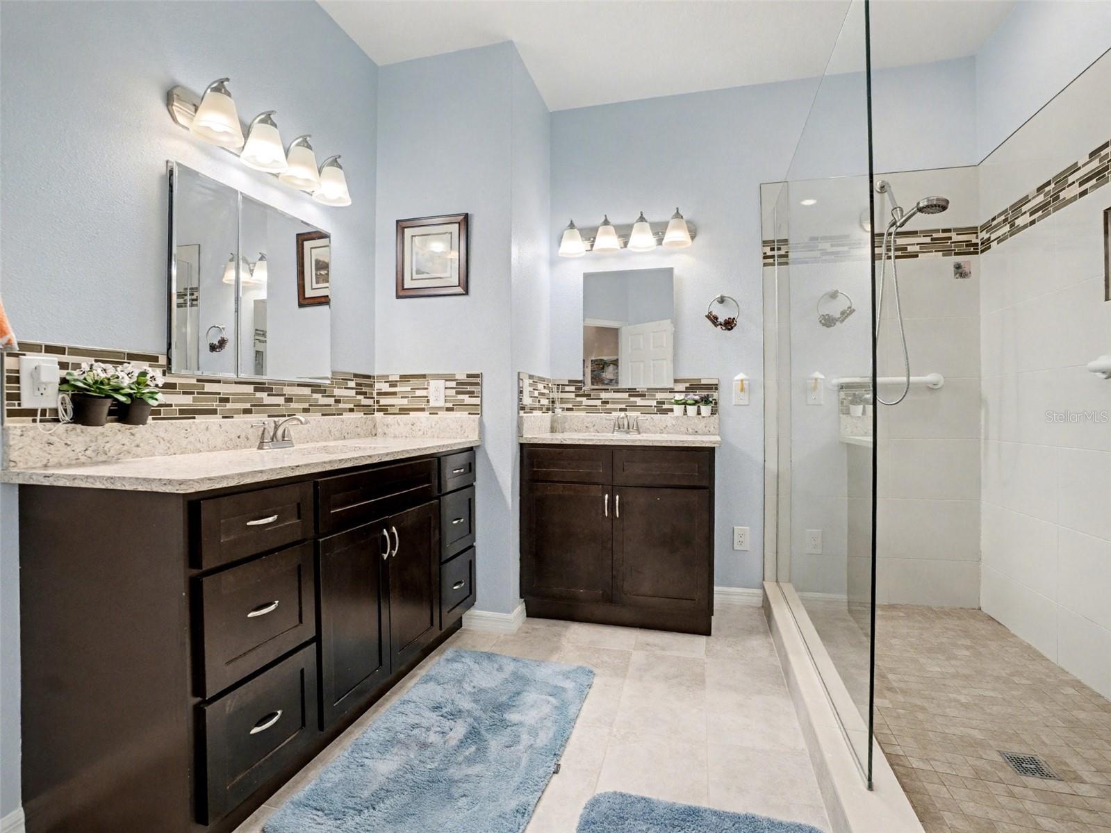 UNIVERSITY PINES - Residential