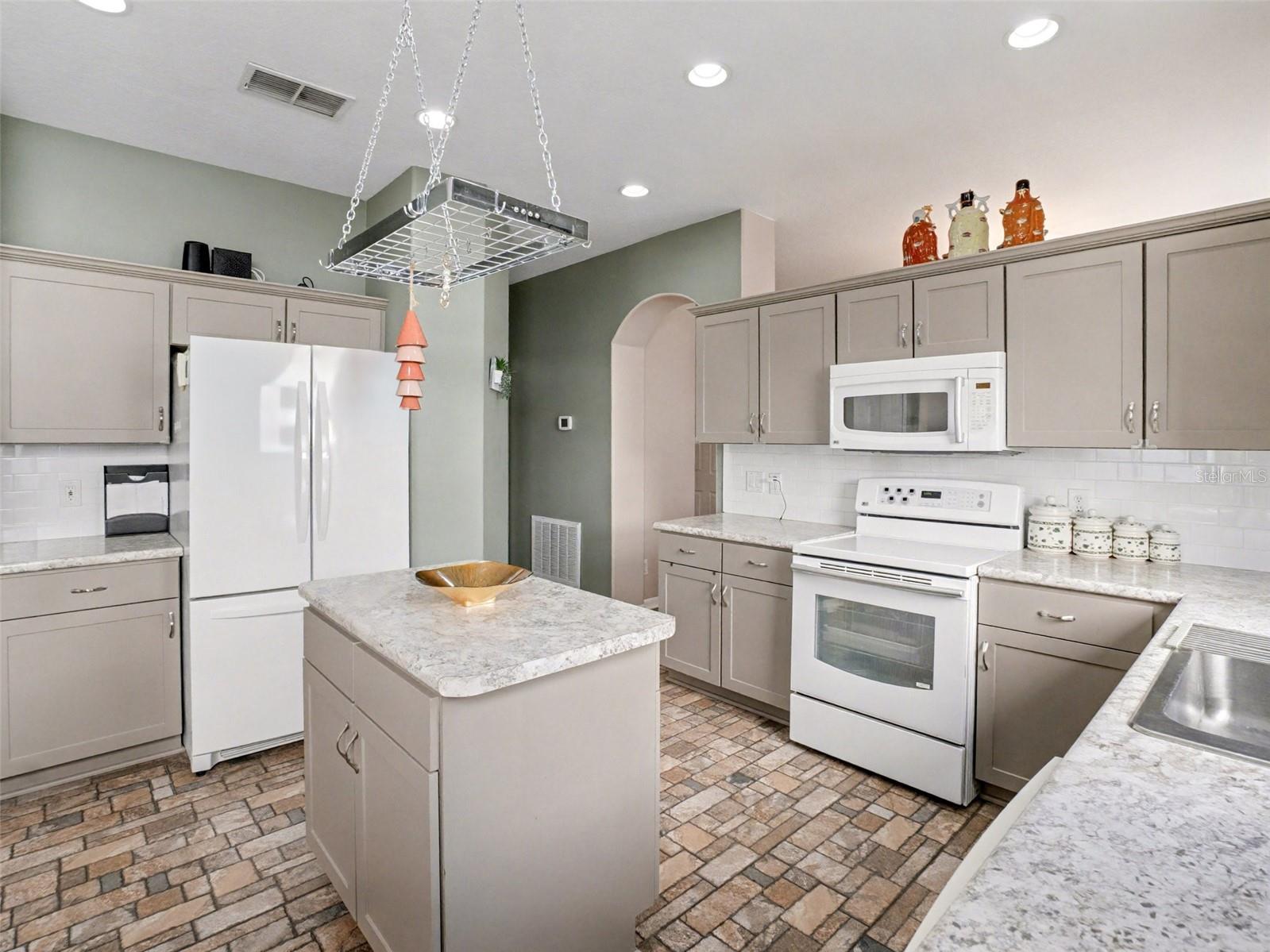 UNIVERSITY PINES - Residential