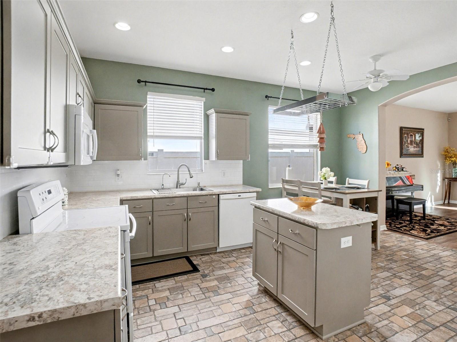 UNIVERSITY PINES - Residential