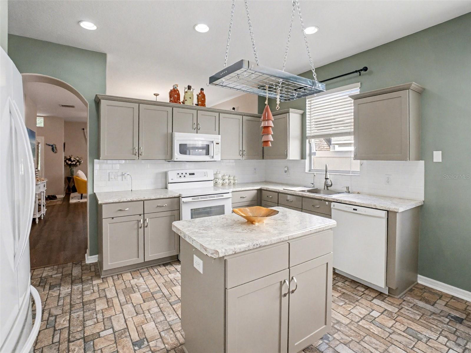 UNIVERSITY PINES - Residential