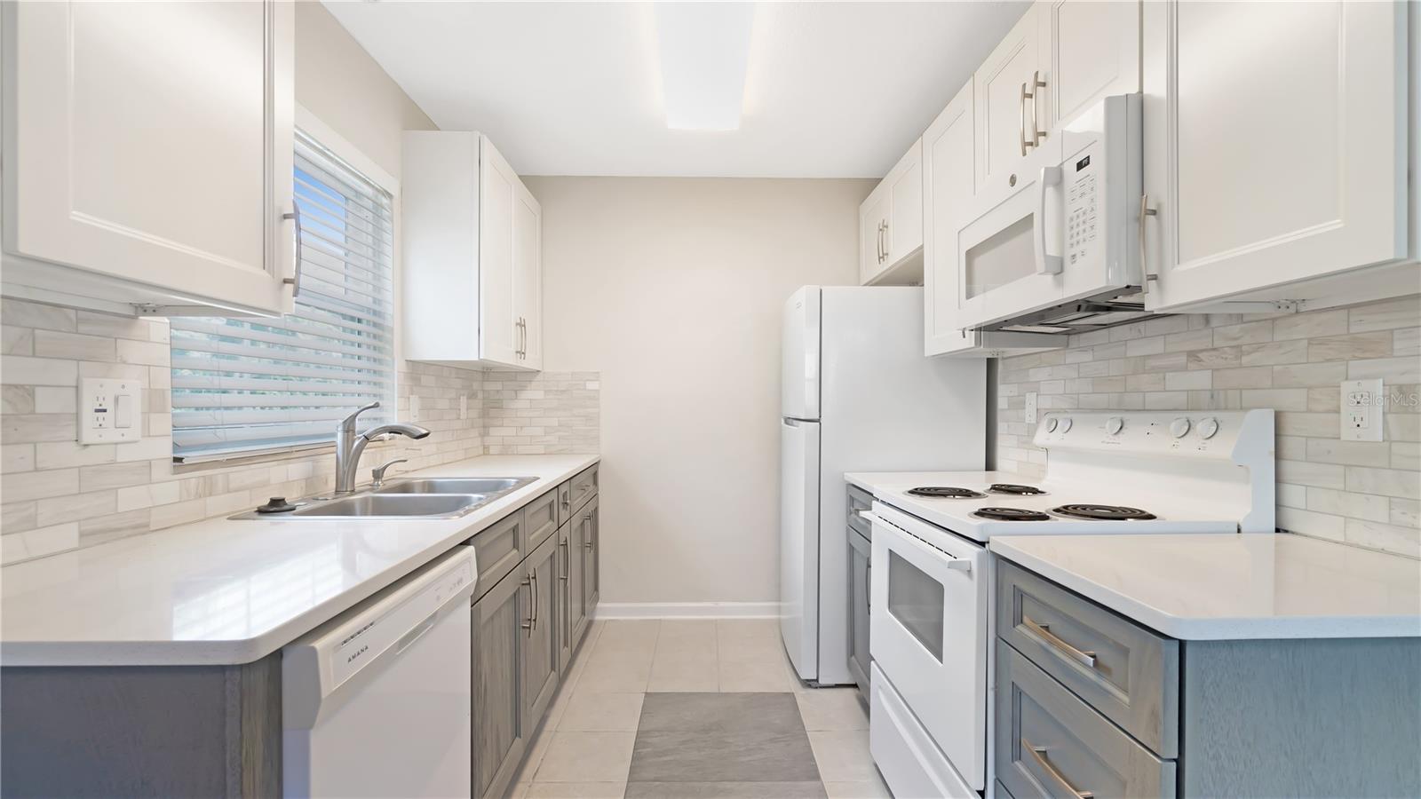 HOLLY SQUARE CONDO - Residential