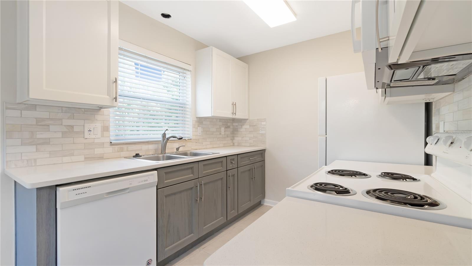 HOLLY SQUARE CONDO - Residential