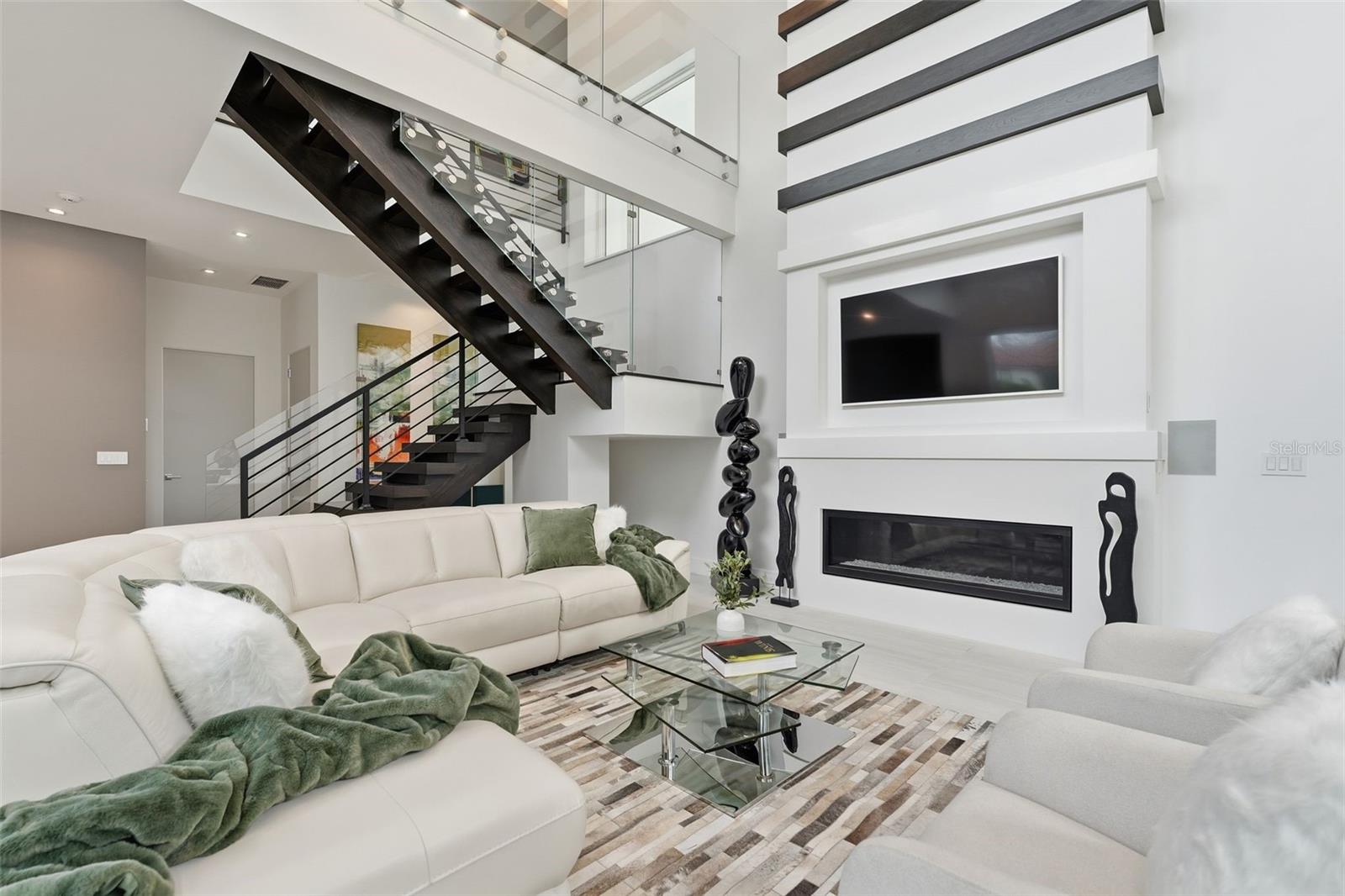 LAKE MAITLAND OWL PRESERVE - Residential