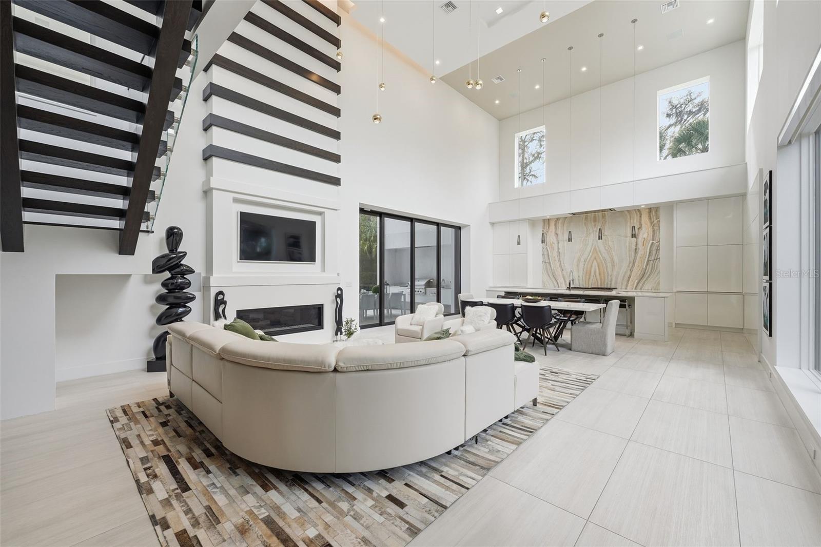 LAKE MAITLAND OWL PRESERVE - Residential