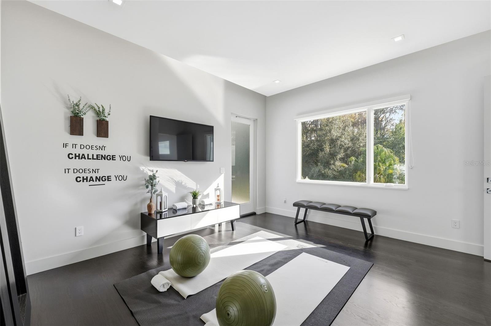 LAKE MAITLAND OWL PRESERVE - Residential