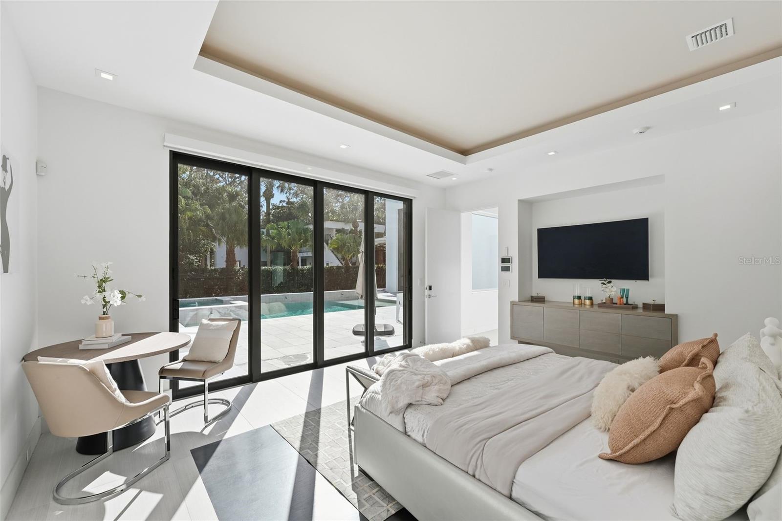 LAKE MAITLAND OWL PRESERVE - Residential