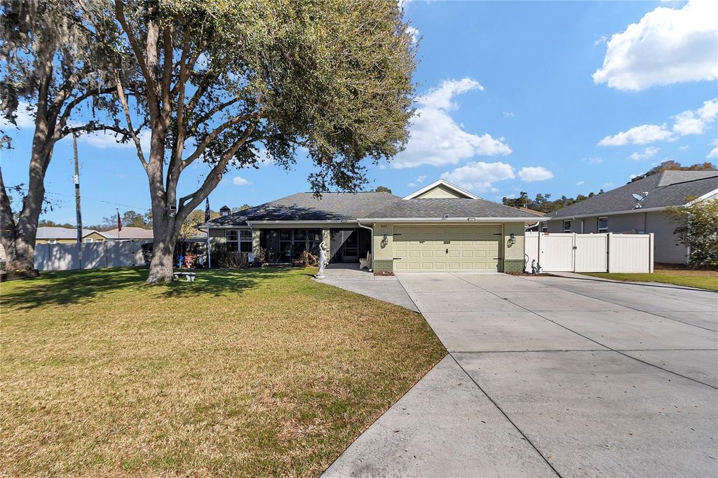 Photo of 8489 SE 158th Place, Summerfield, FL 34491 (MLS # OM717530)