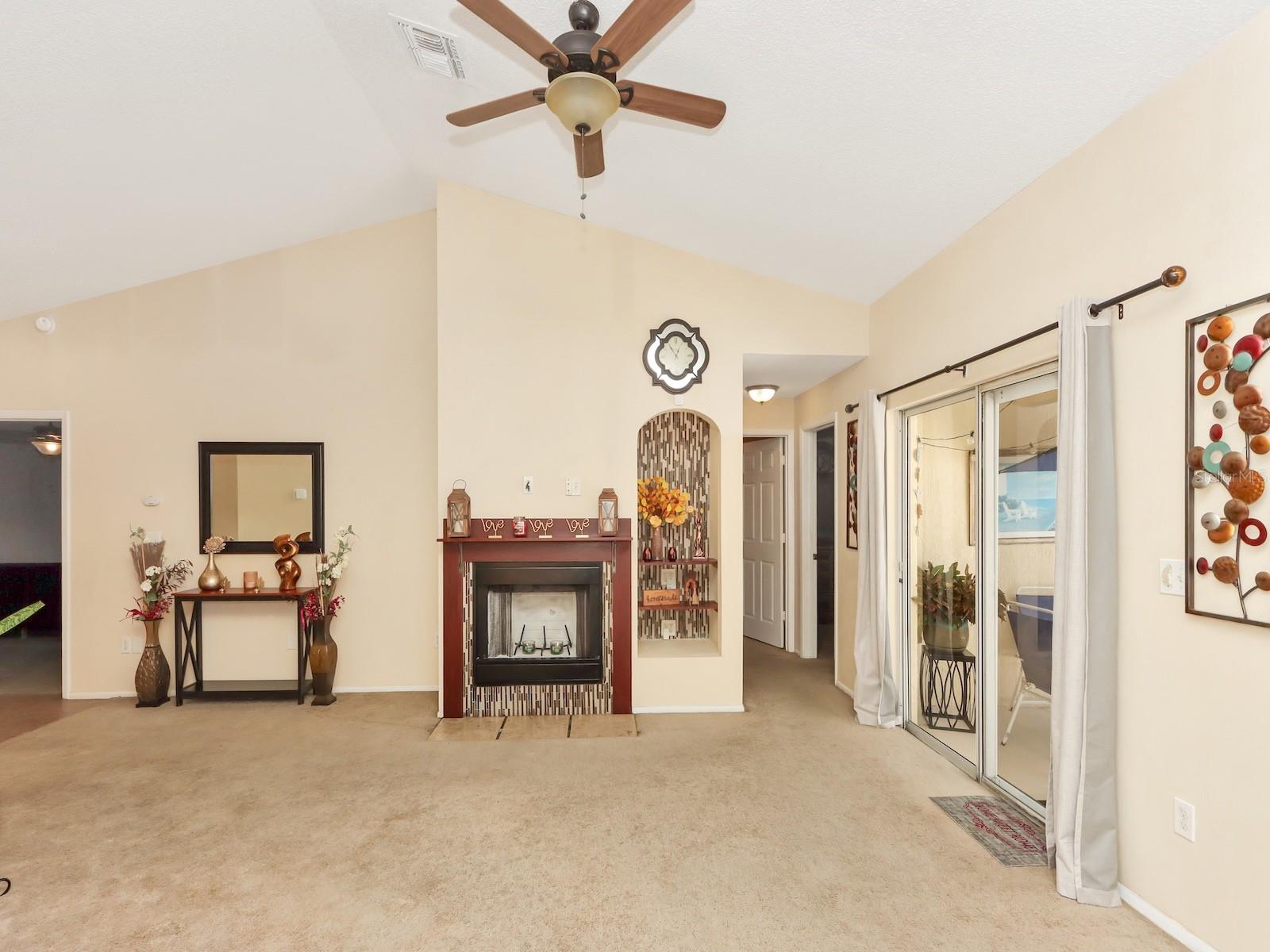 LINDFIELDS UNIT 1 - Residential