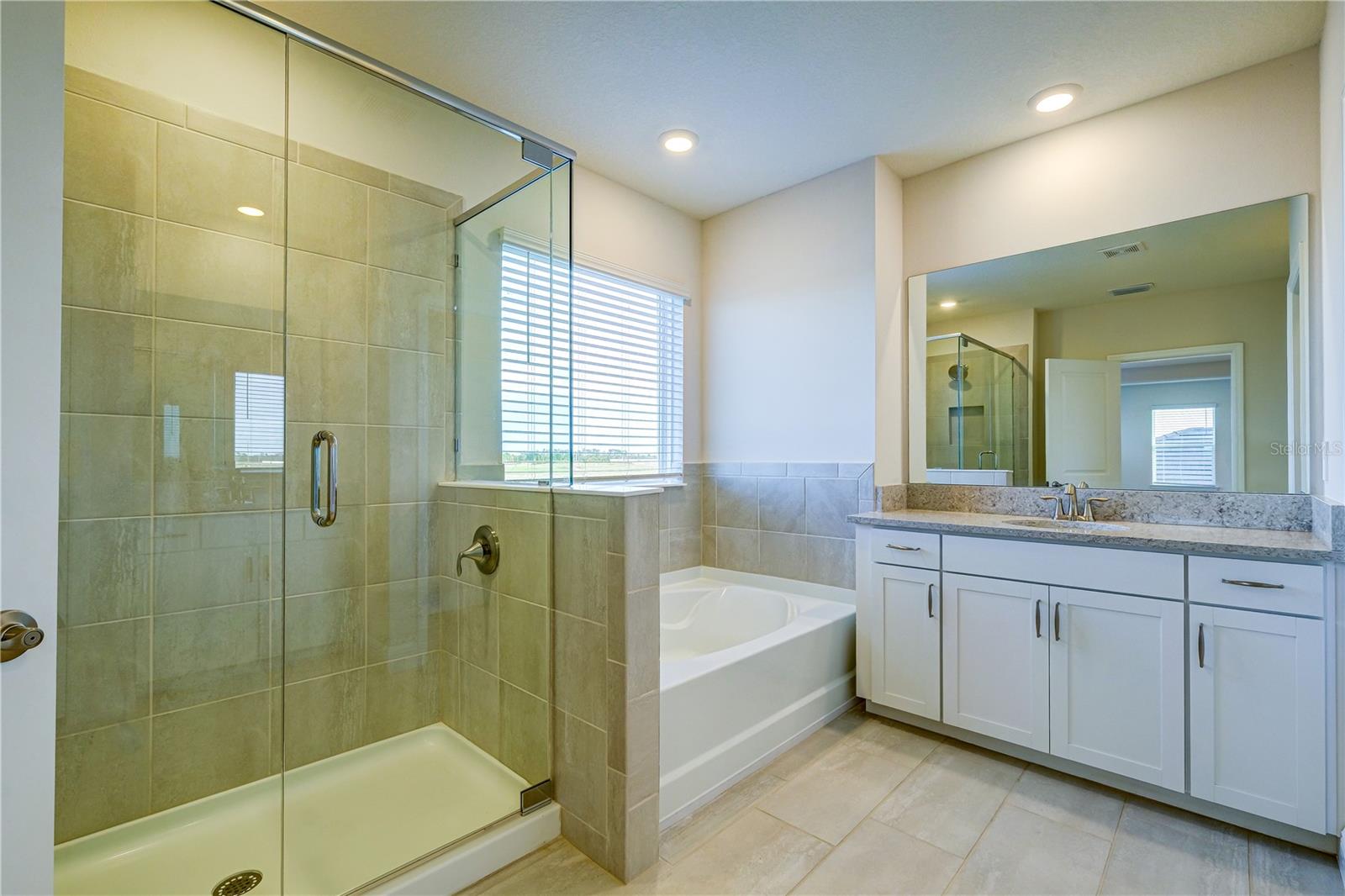 STAR FARMS AT LAKEWOOD RANCH - Residential Lease