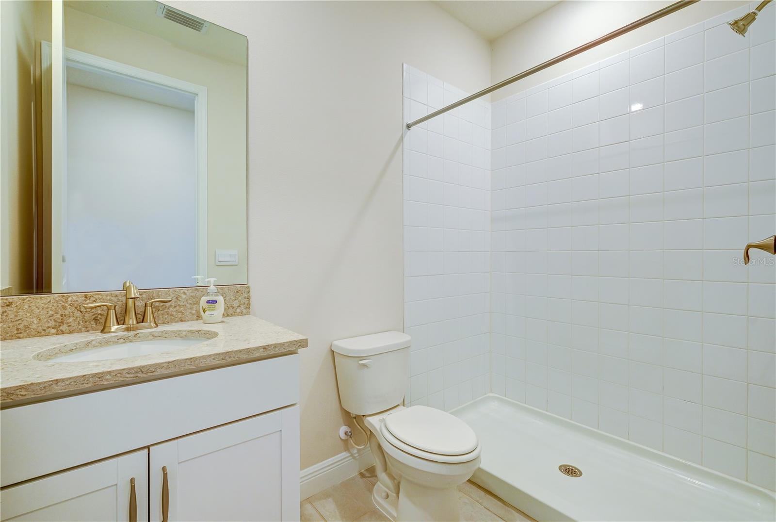 STAR FARMS AT LAKEWOOD RANCH - Residential Lease