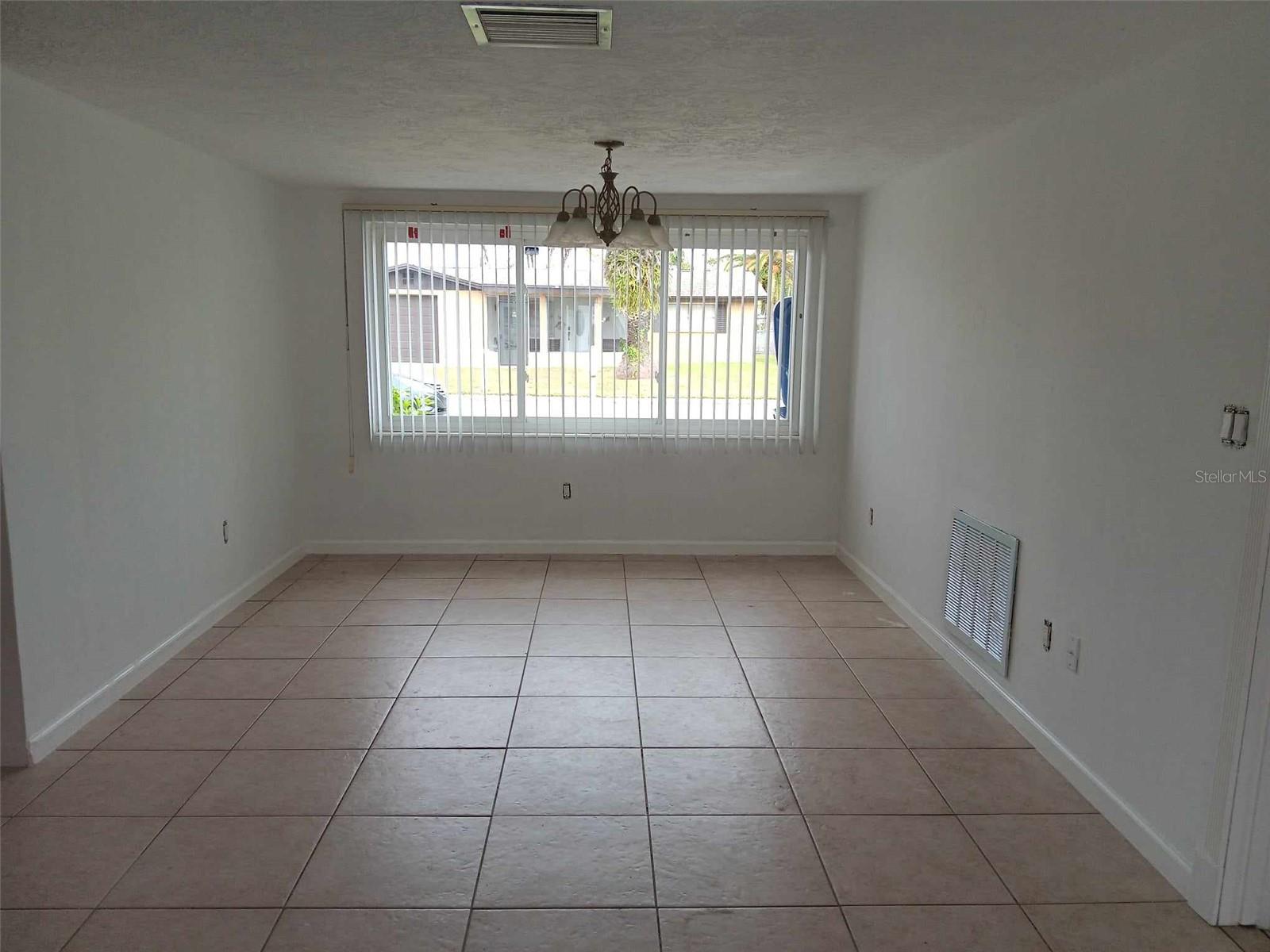 TAHITIAN HOMES - Residential Lease