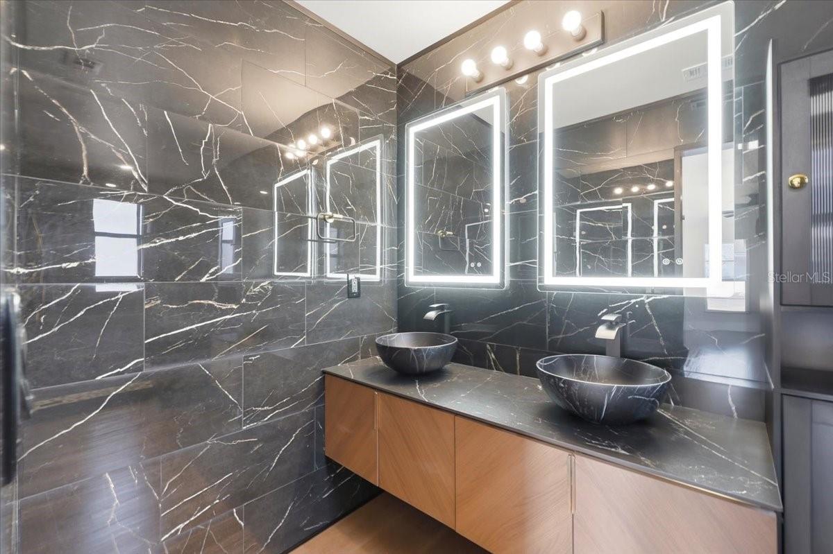 CHRISTINA SHORES - Residential